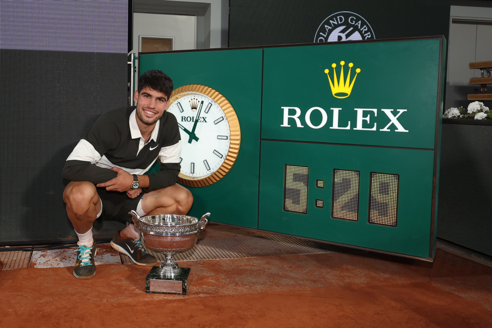 一场充满悬 一场充满悬